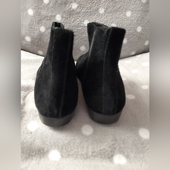 Town Shoes, Suede, black, flats - Picture 4 of 16